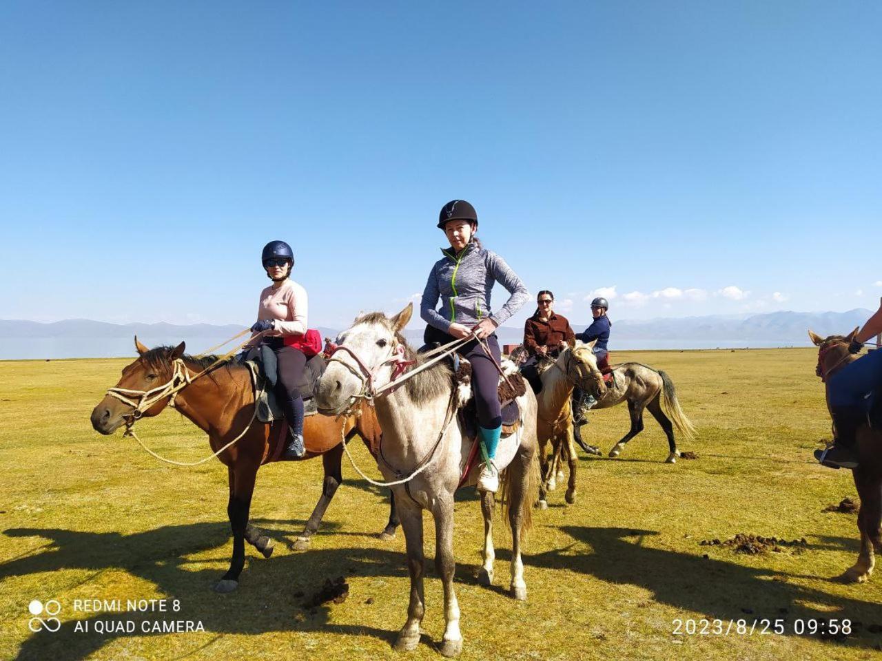 Zalkar Yurt Camp Hotel Song-Kul Exterior foto