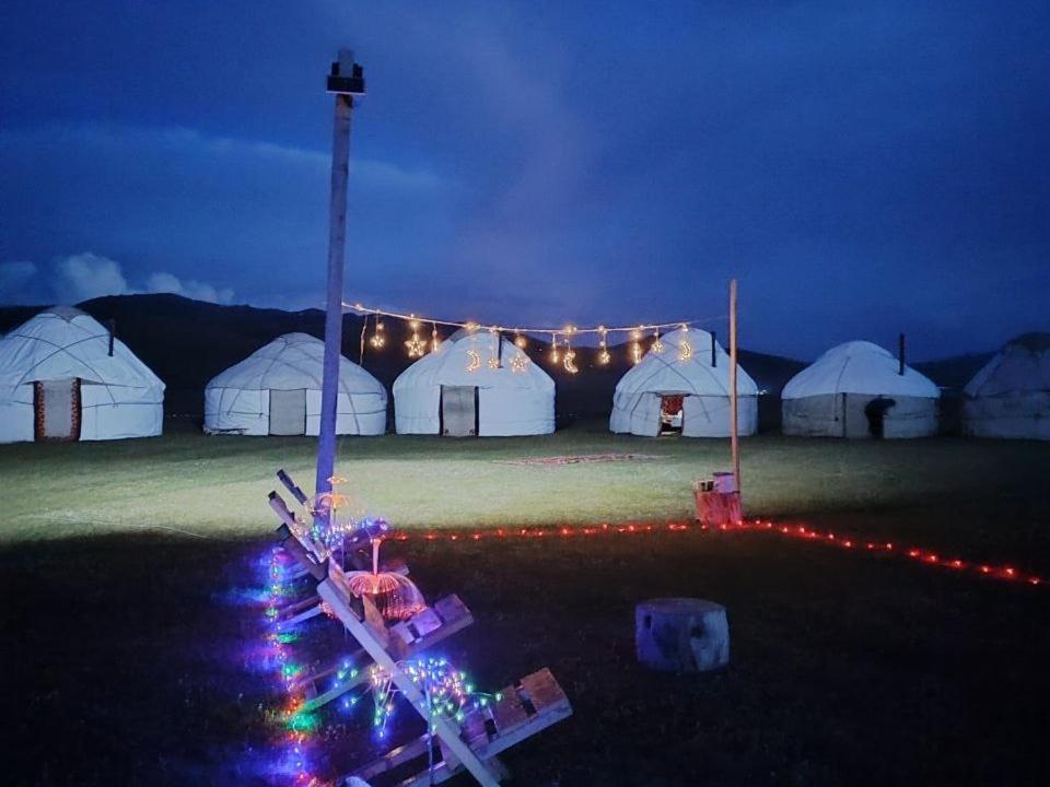 Zalkar Yurt Camp Hotel Song-Kul Exterior foto